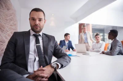 Should Business Brokers Consider Retainers Over Commission?