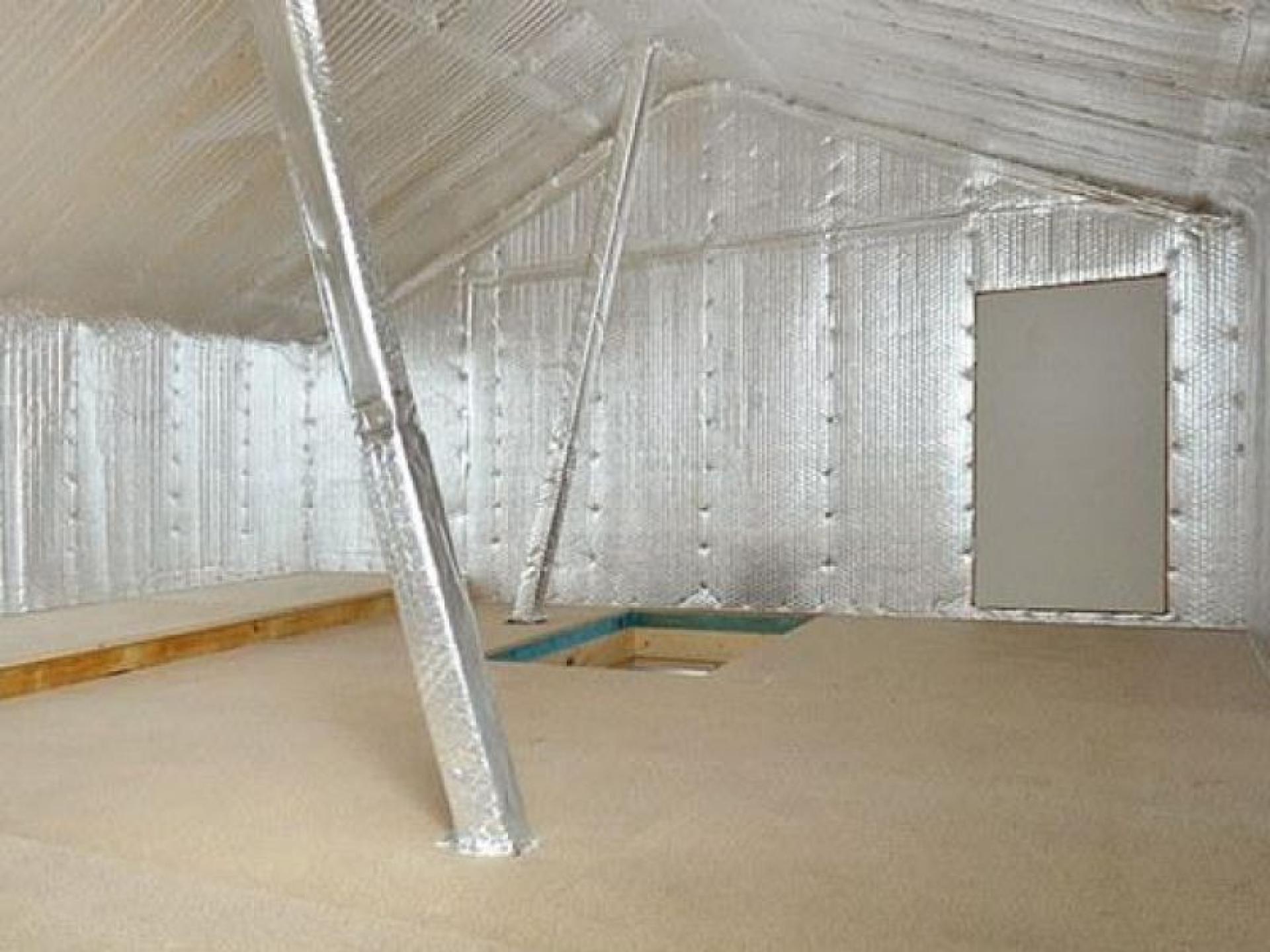 Well-established Ceiling Storage Installation 679117 2