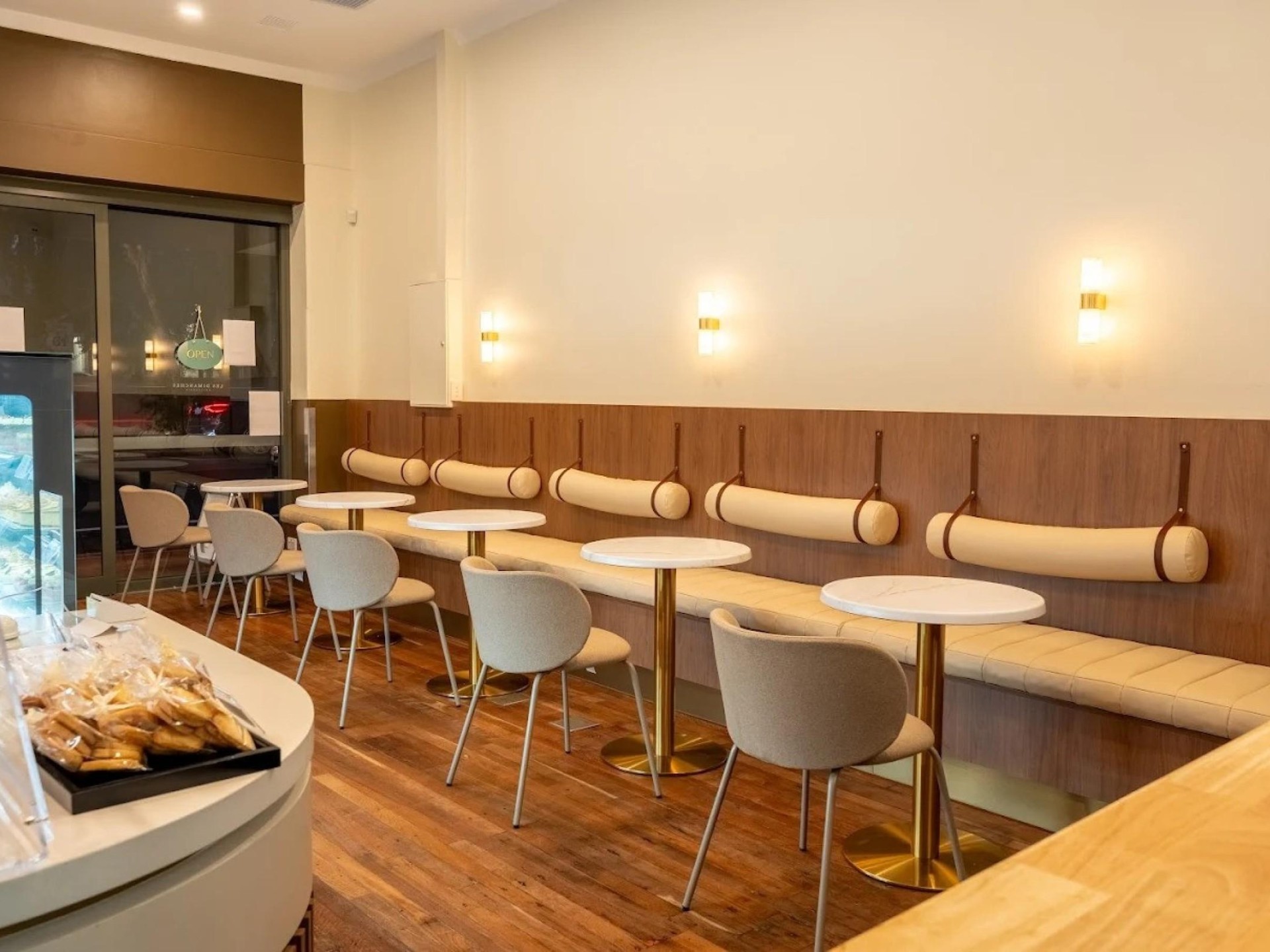 Rare Hospitality Opportunity – 679344 2