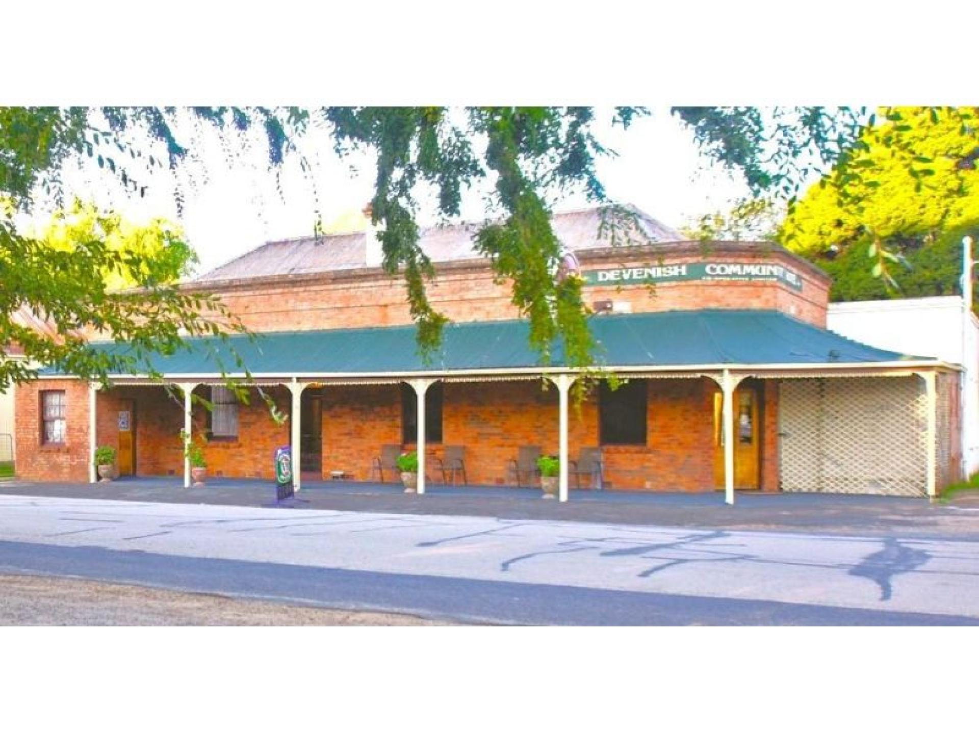 Freehold - Devenish Railway 672346 1