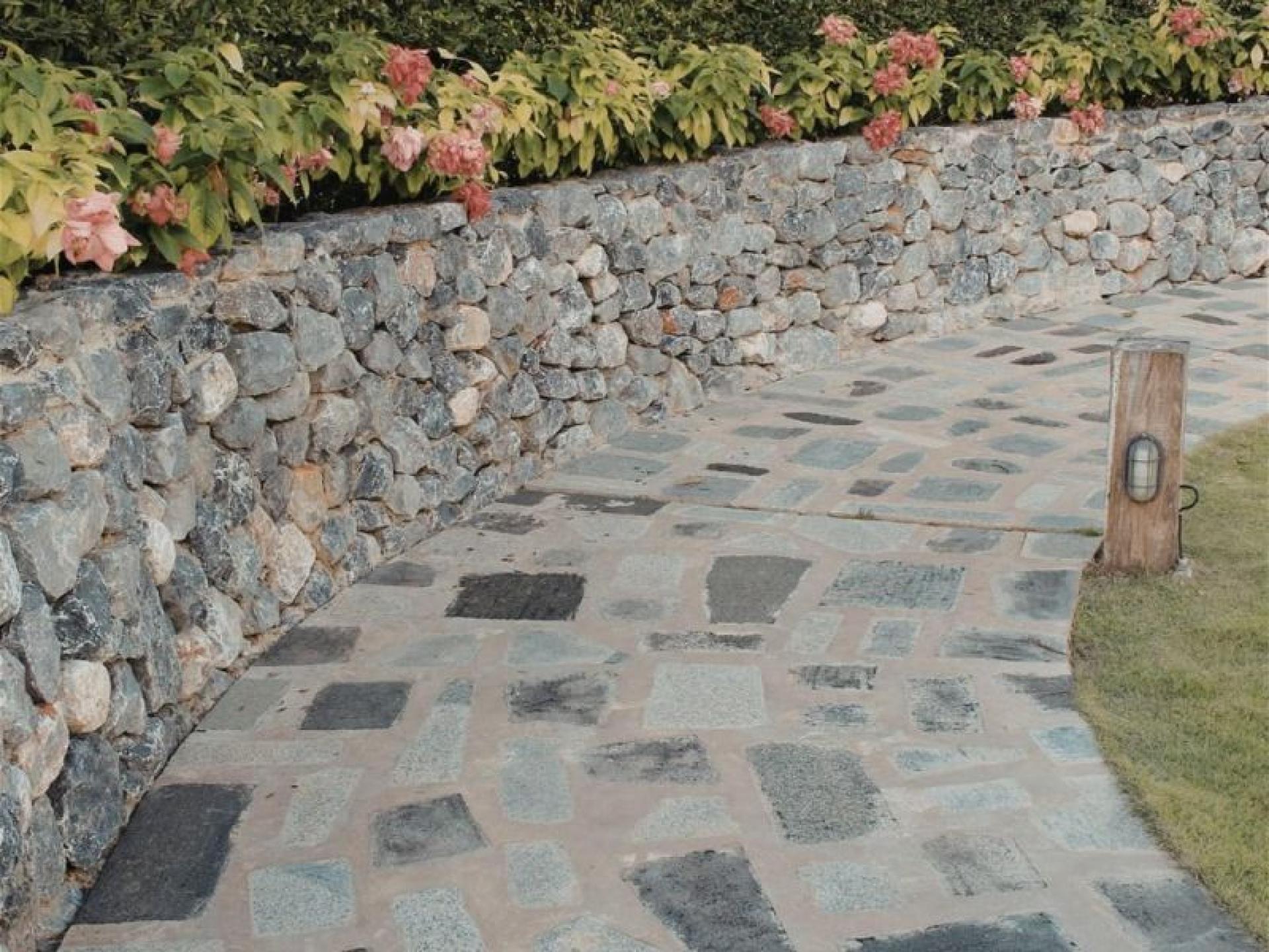 Landscaping & Garden Supply 679054 2