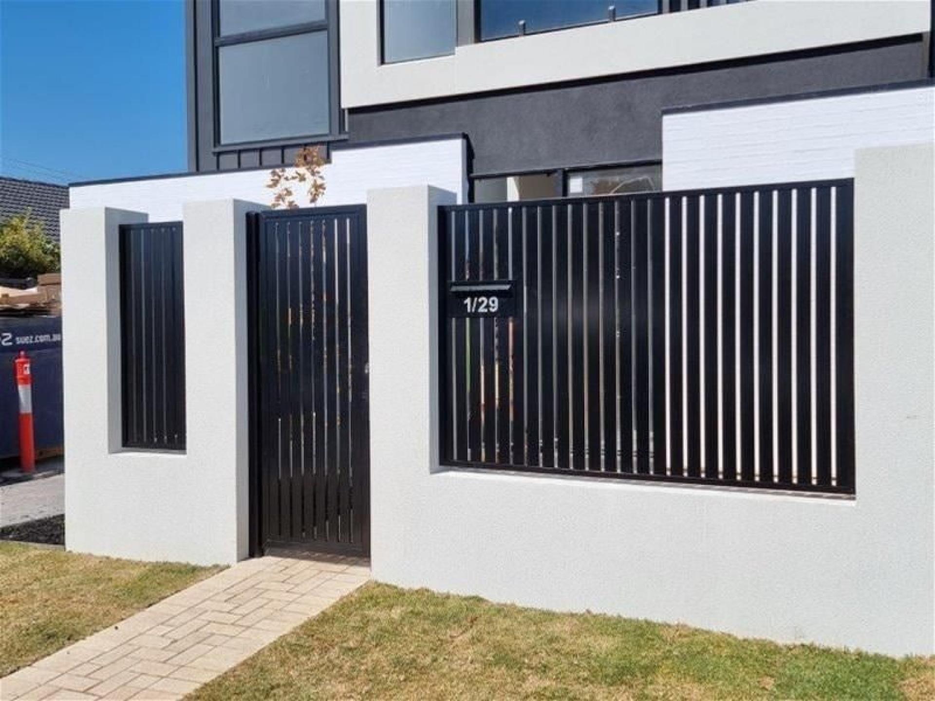 Privacy Screens Gates & 679993 1