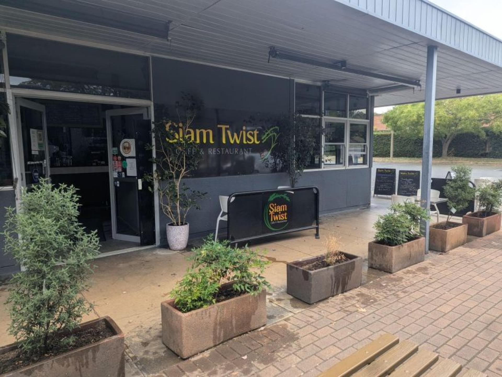 Established Cafe On Corner 677918 1