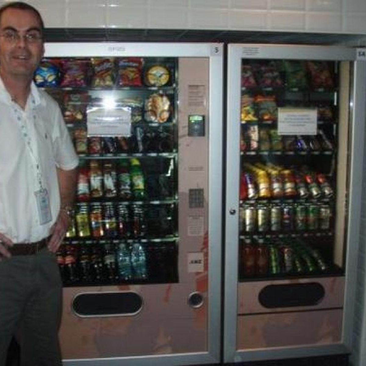 Interactive Vending Machines - 680231 2