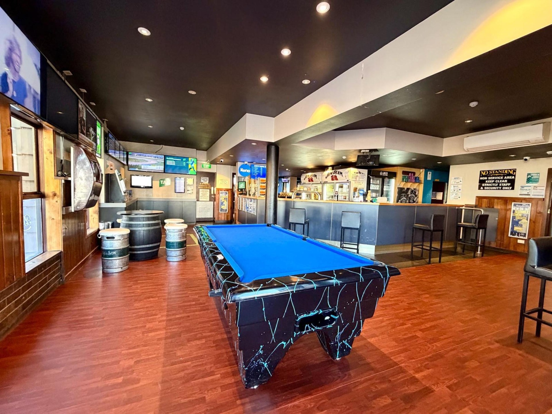 Leasehold Profitable Launceston Pub 677503 1