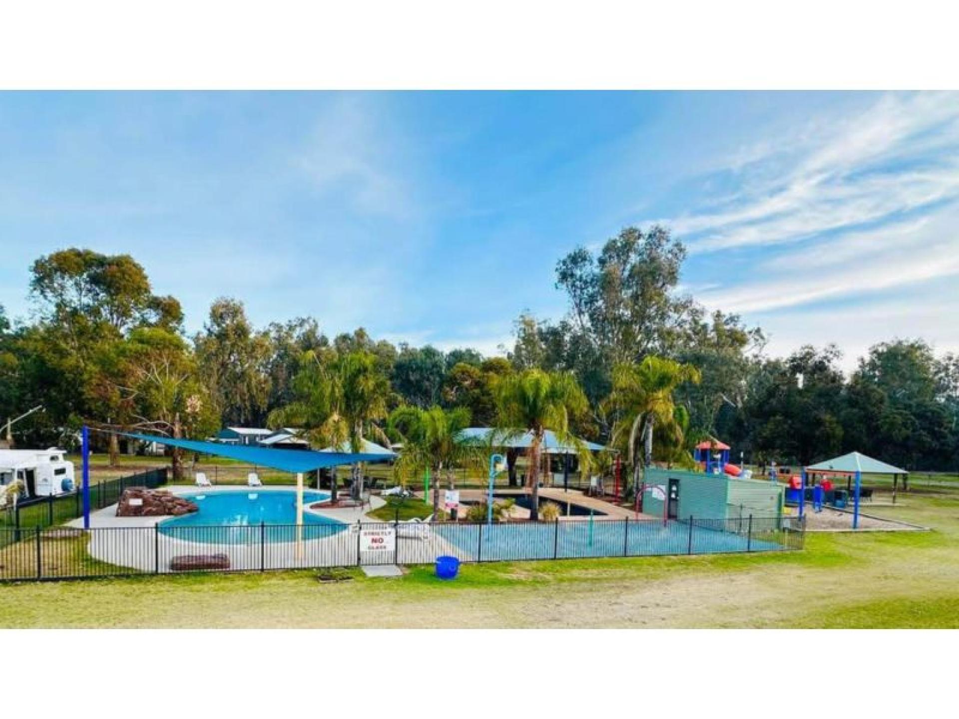 Expansive Resort With Strong 680300 2