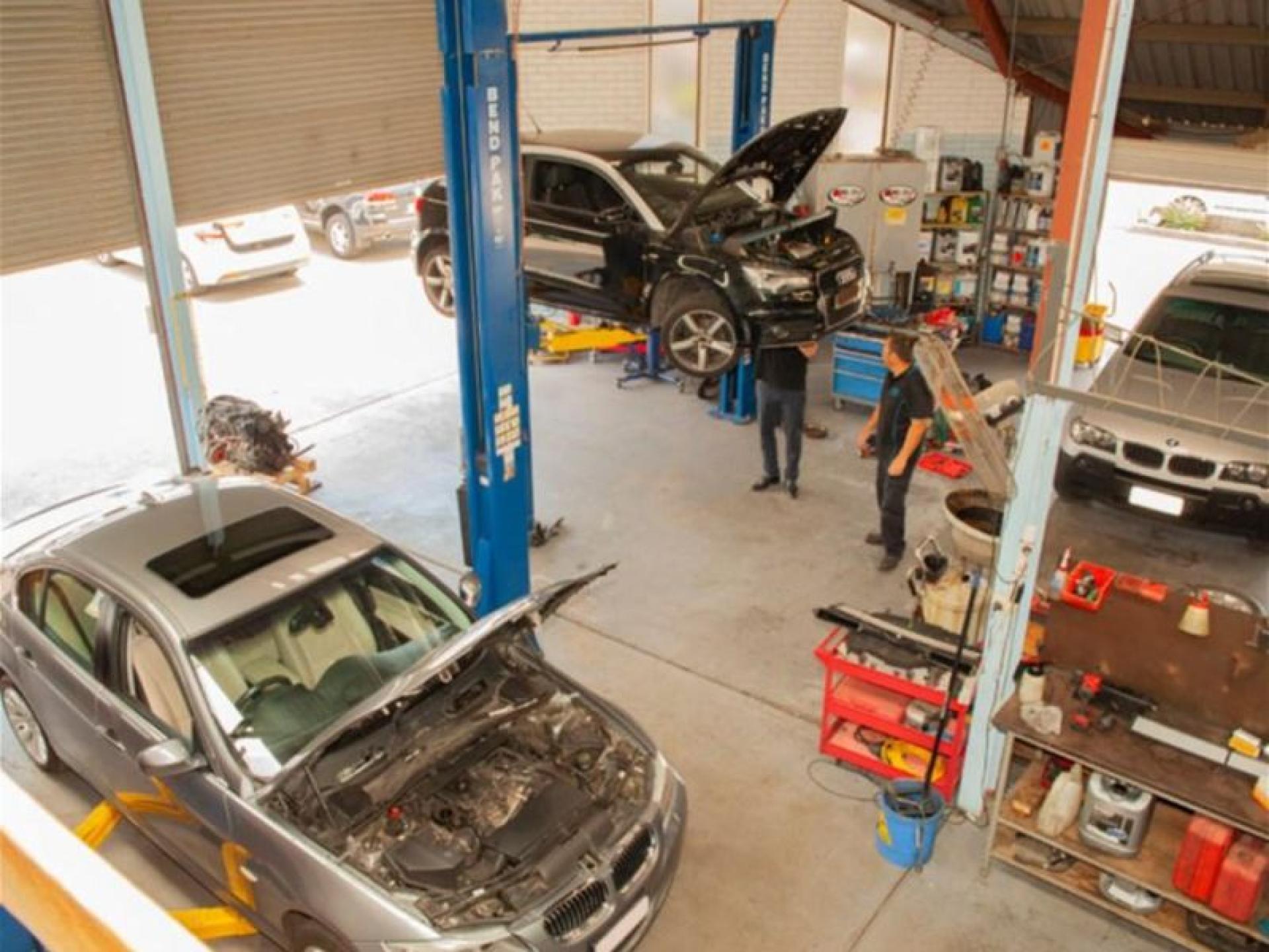 Specialist European Automotive Workshop 683800 3