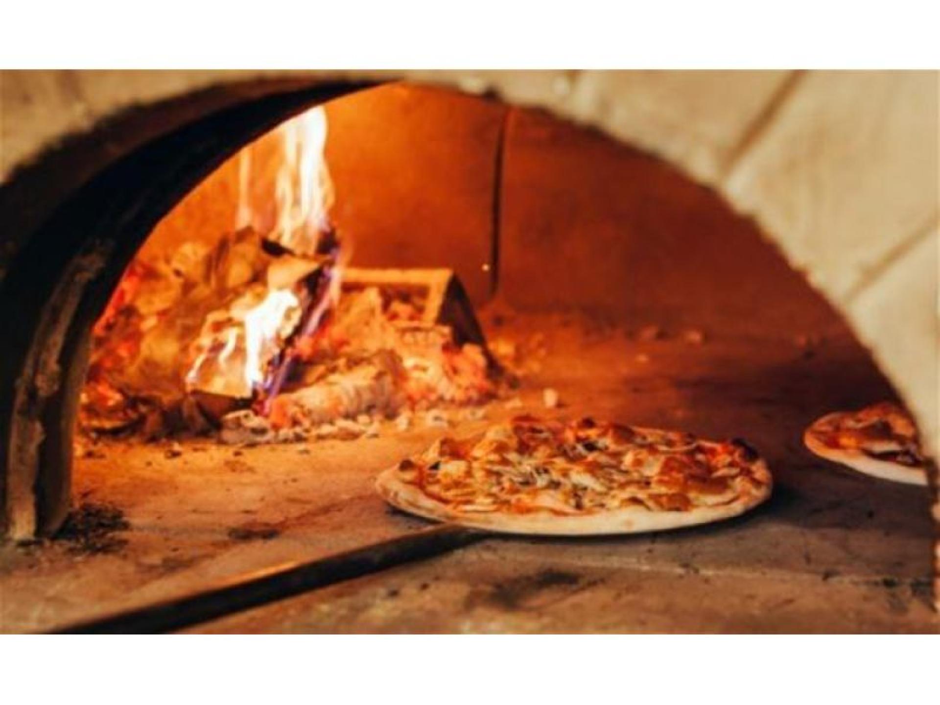 Woodfired Pizza Restaurant 681937 1