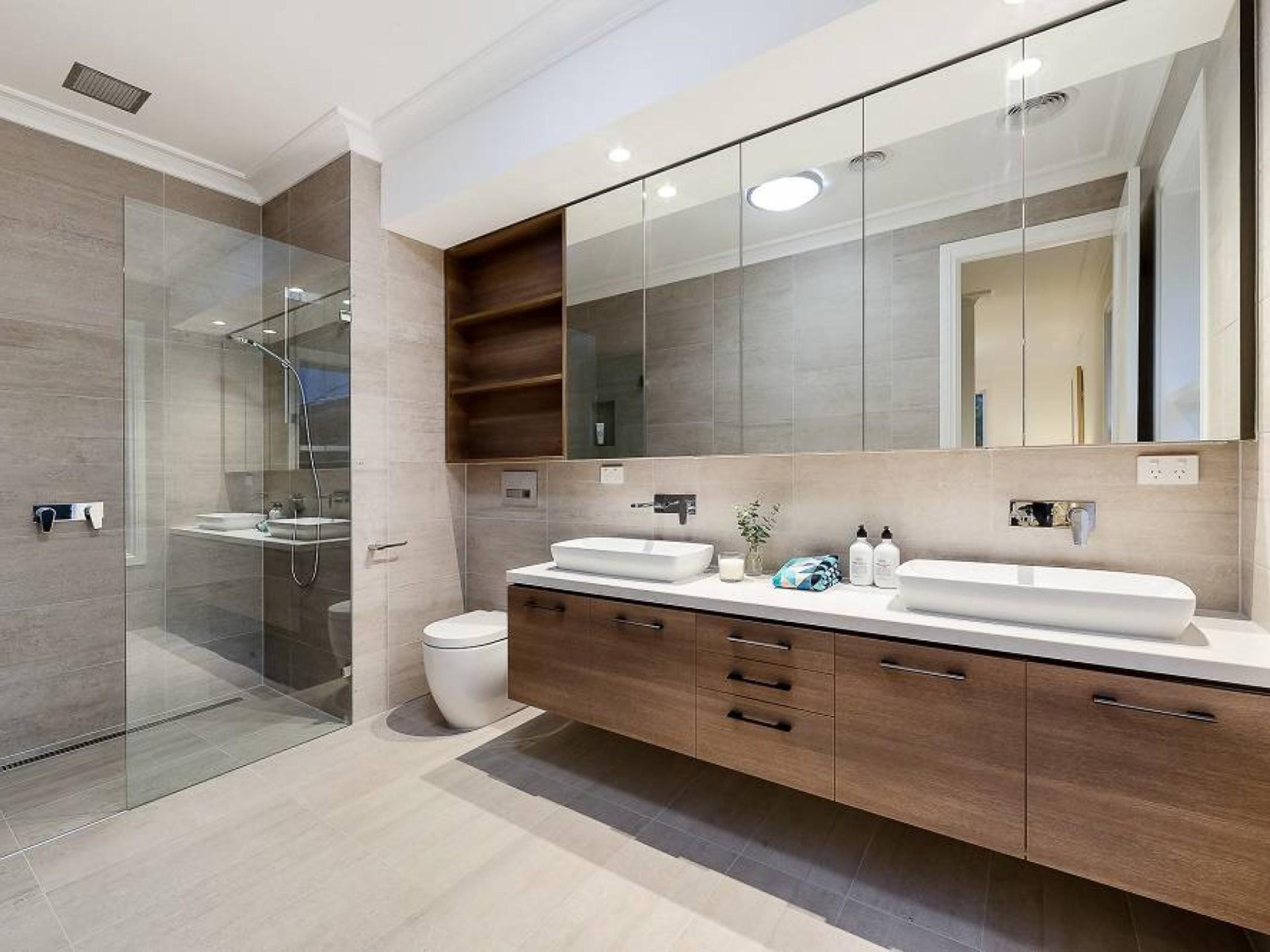 Cabinet Maker - Joinery 685251 2