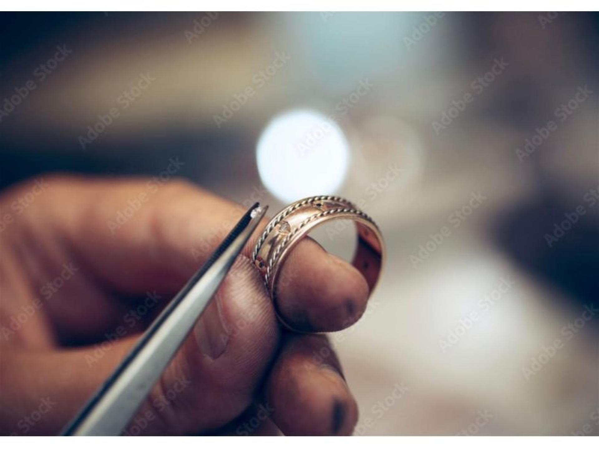 Established Master Jeweller 679675 1