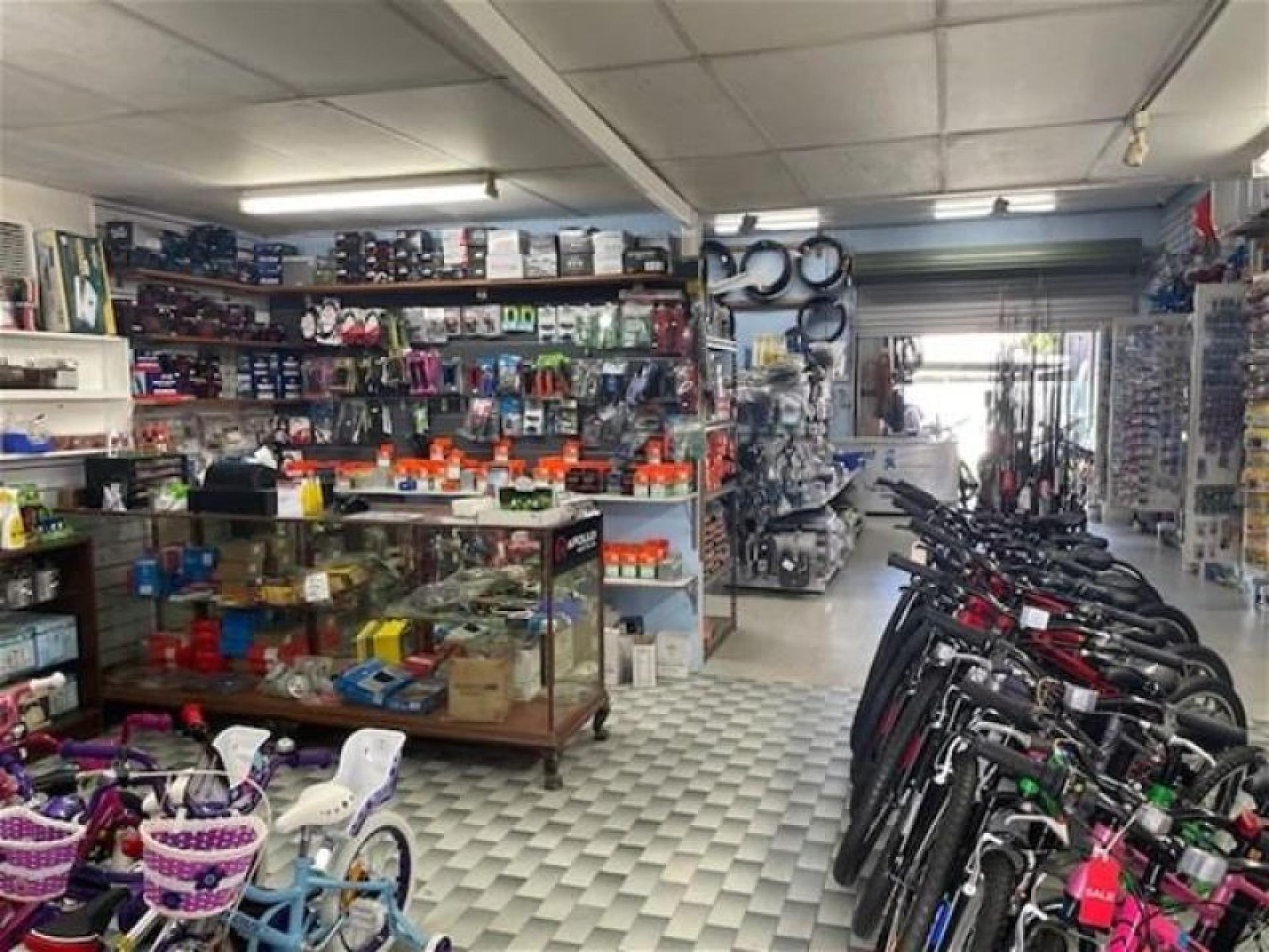 Ingham Tackle Shop Cycle 681160 3
