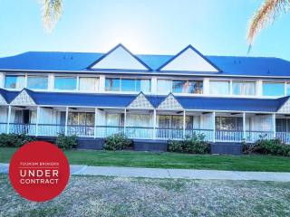 28-ROOM LEASEHOLD MOTEL WITH 2 HOURS FROM BRISBANE – 1947ML