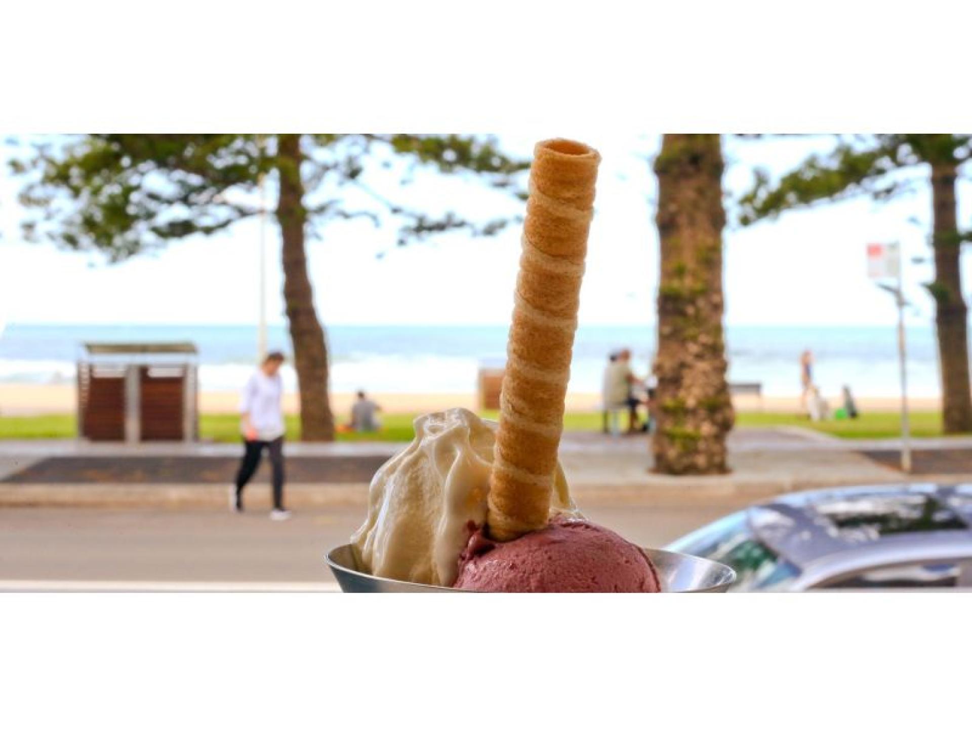 Incredible Beachfront Cafe Restaurant 678900 3