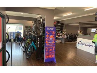 Cycling enthusiasts! 20year business in lifestyle locale!