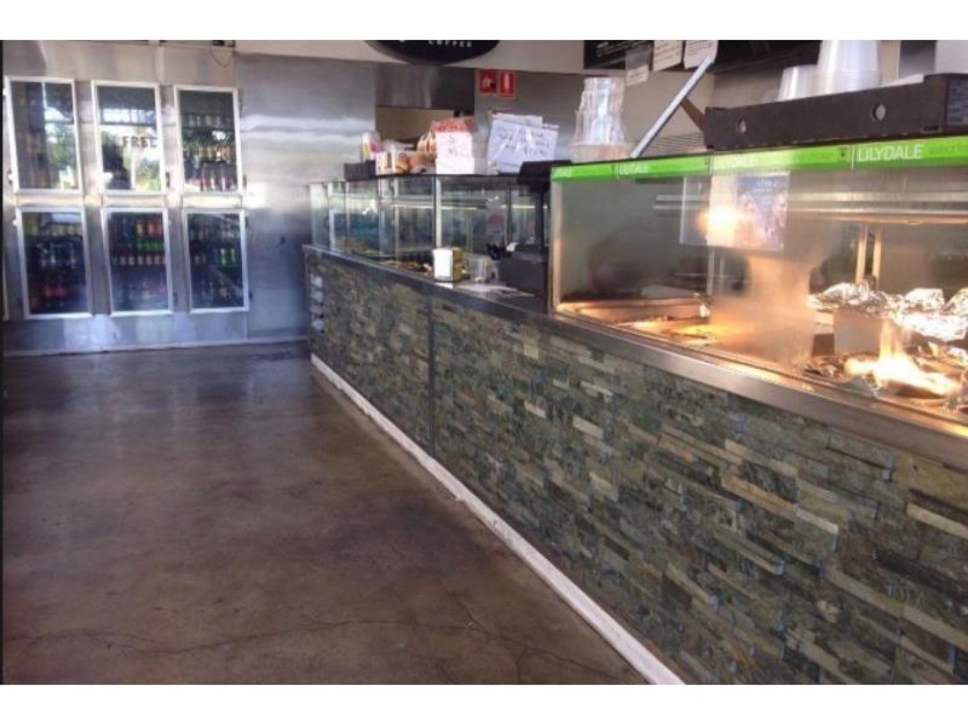 Chicken On Queens – 677426 2