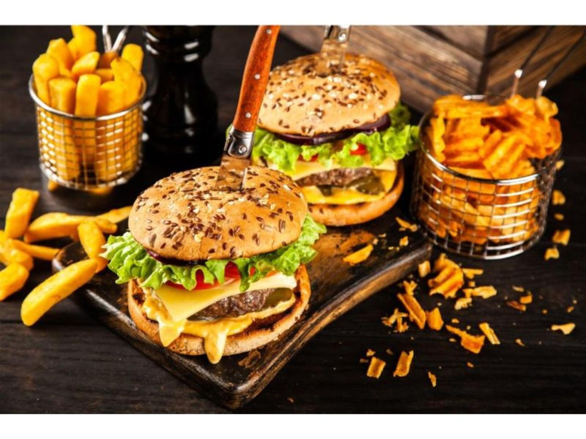 Traditional & Modern Burger 683156 1
