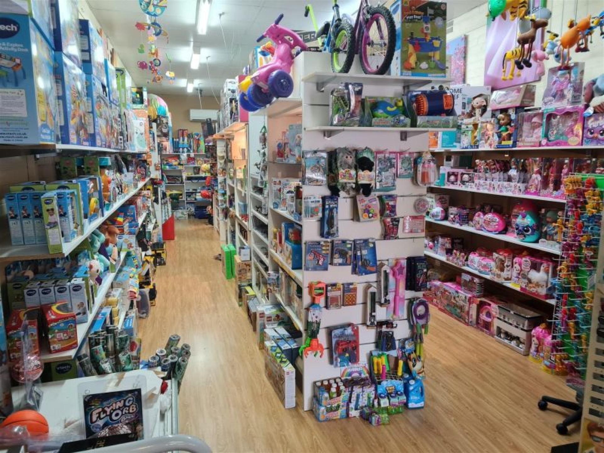 Tourist Hotspot Toy Store 680175 1