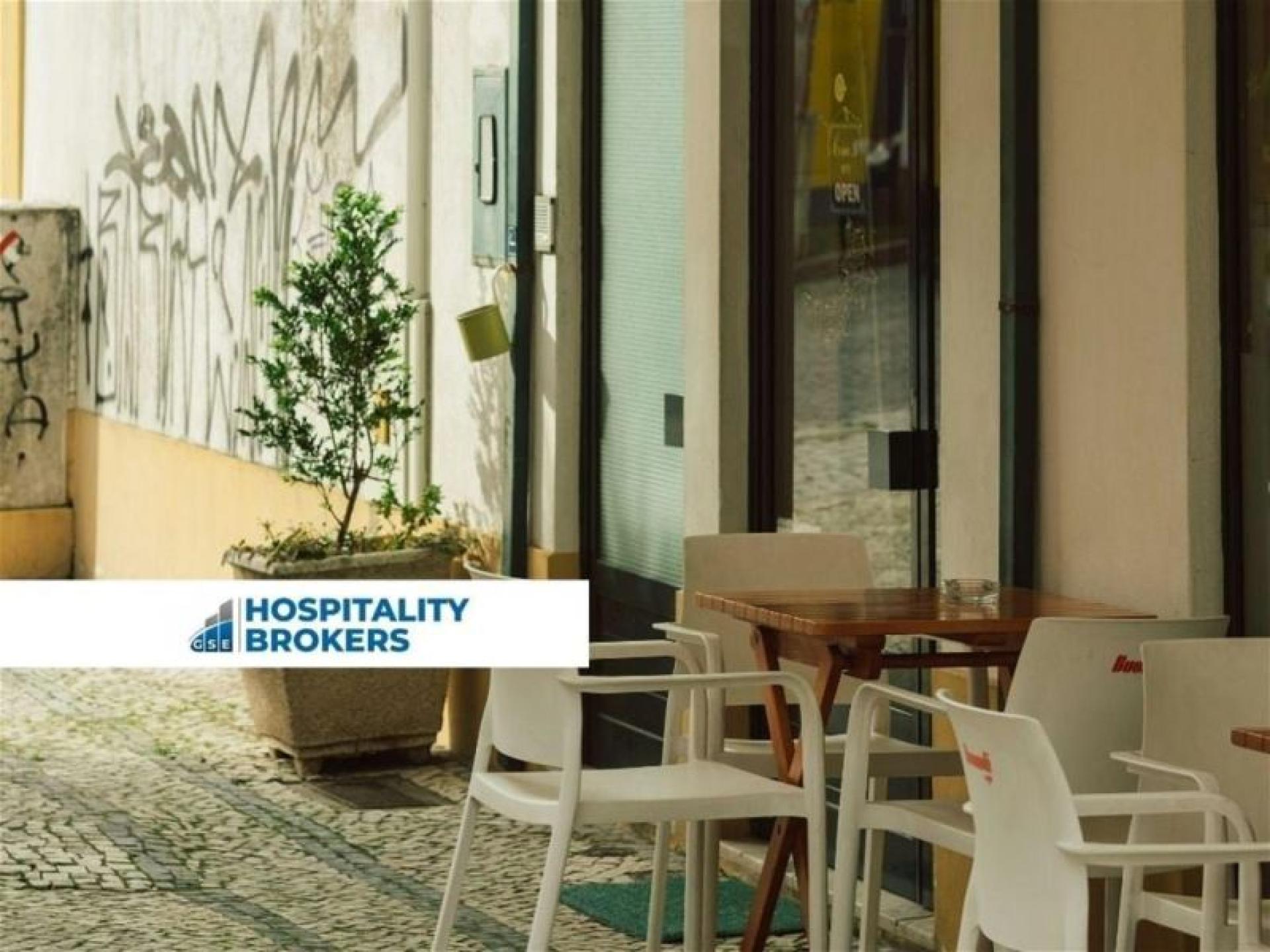 High-volume Newtown Cafe | 684983 1
