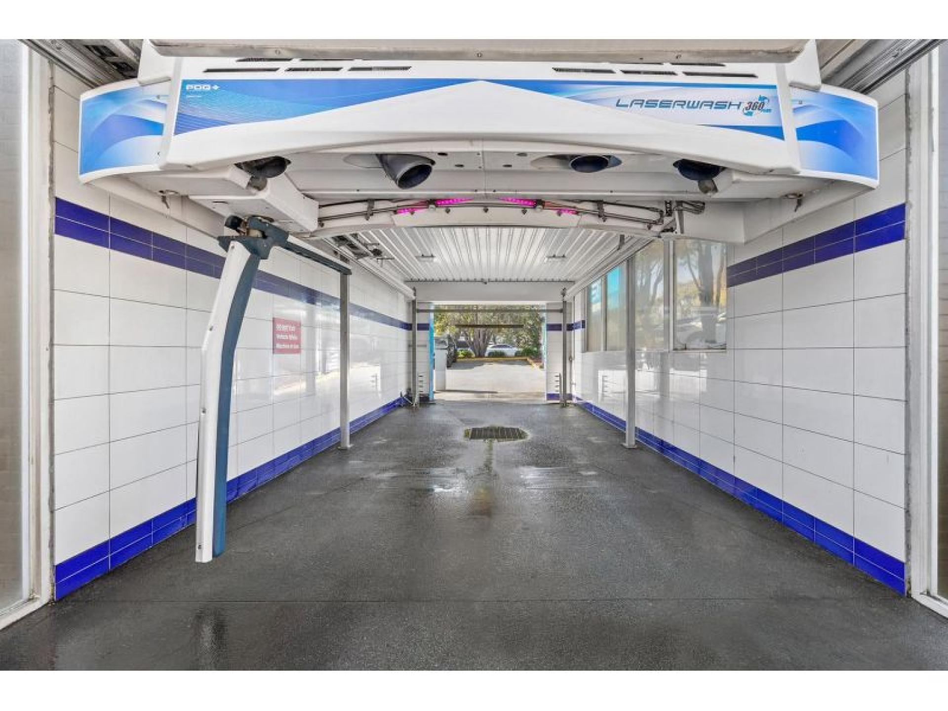 Entry-level Car Wash In 681108 2