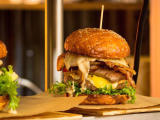 Burger Outlet / Fish Chips