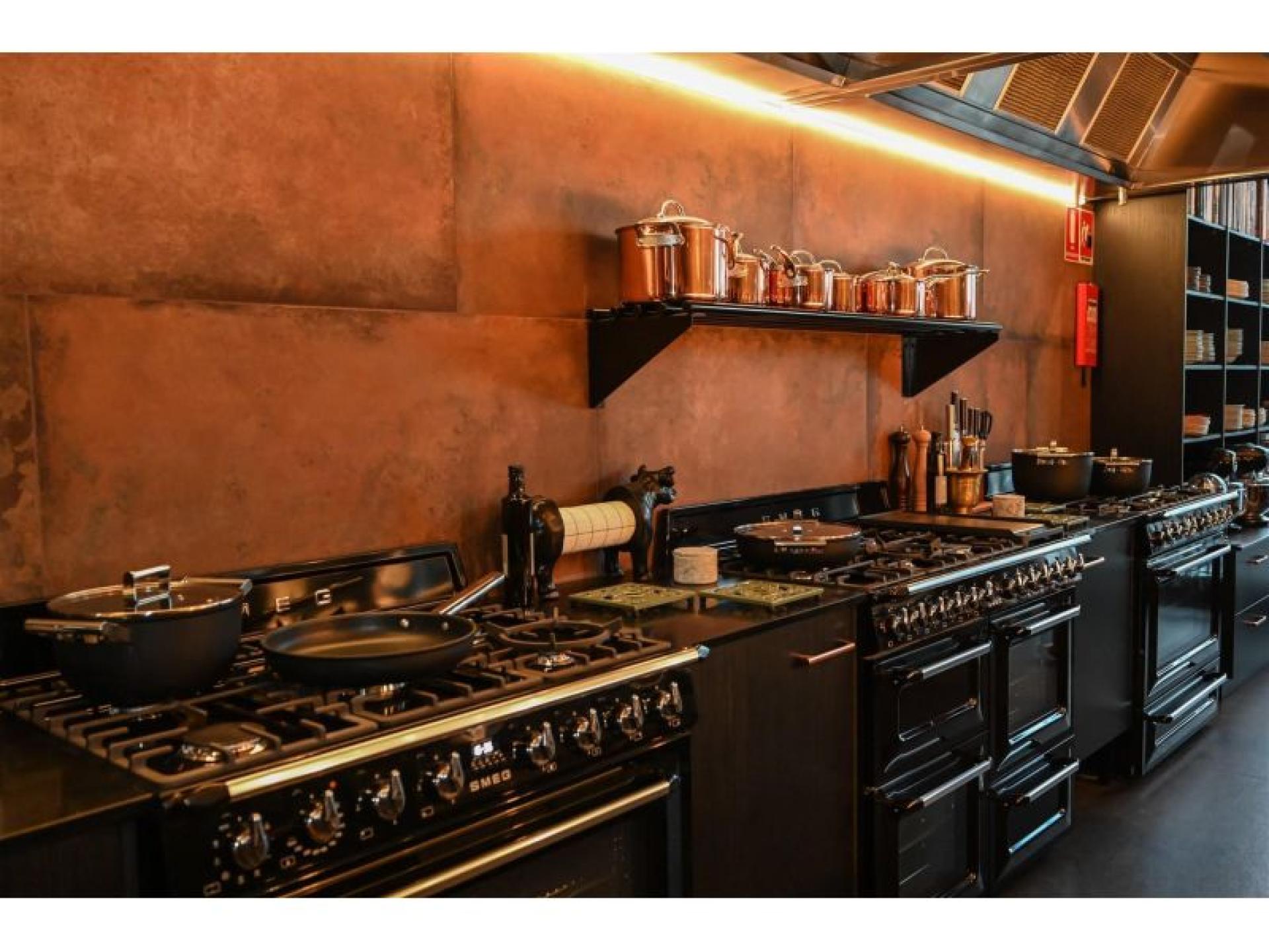 Premium Hospitality Opportunity - 680257 2