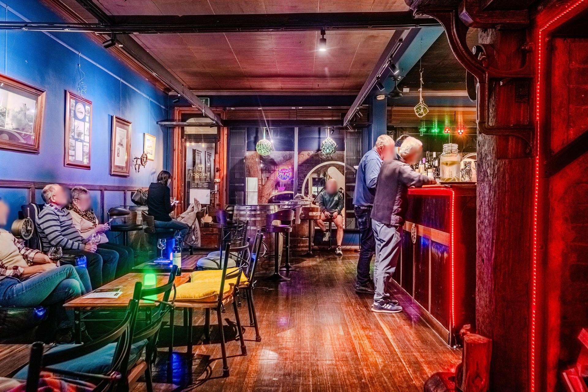 Stylish Wine Bar | 685063 2
