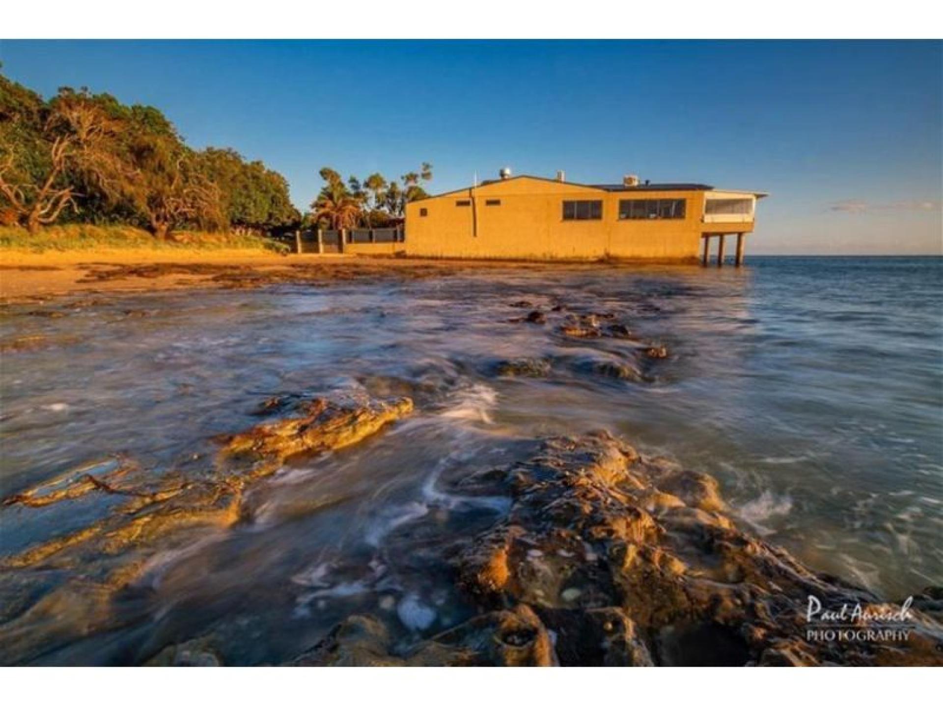 Iconic Tourist Destination - 669703 3