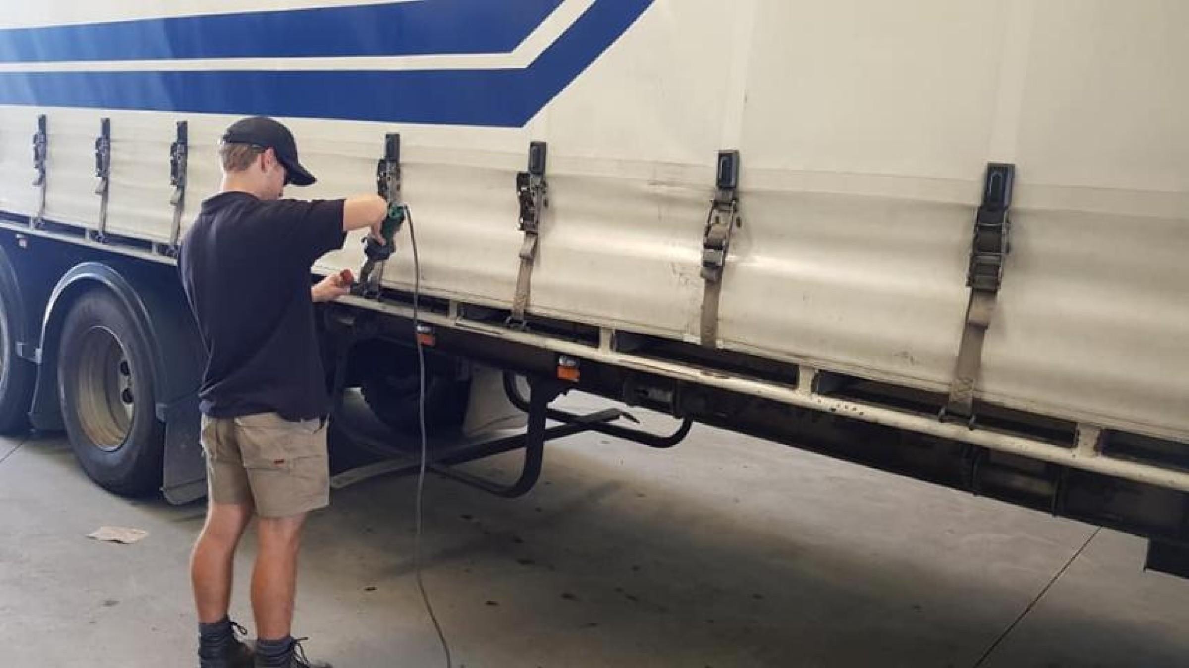 Albury Canvas Co | 680611 1