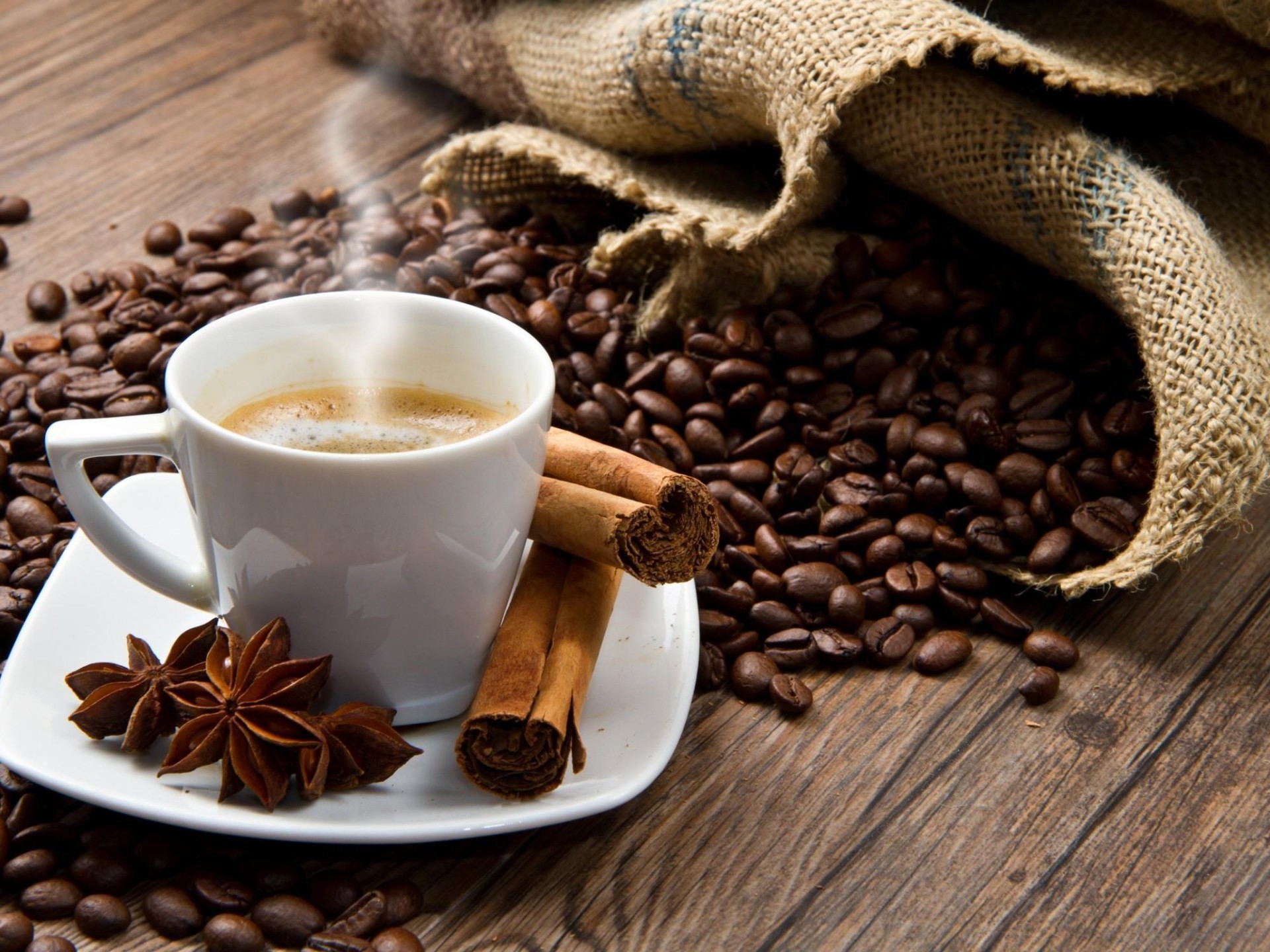Small And Wonderful Café 684019 2