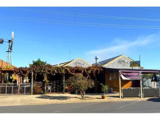 LEASEHOLD - Half Acre Cafe, Howlong NSW - 1P0595