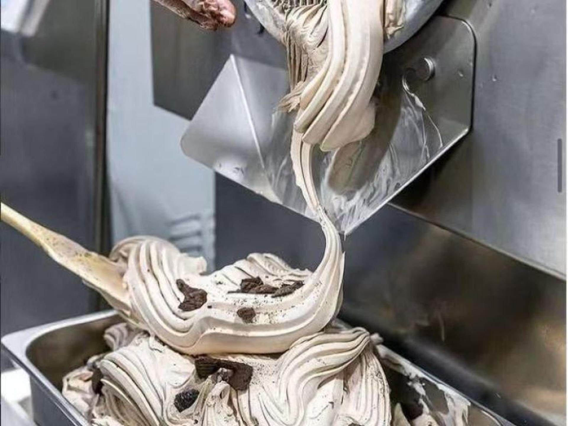 Premium Ice Cream & 673613 3