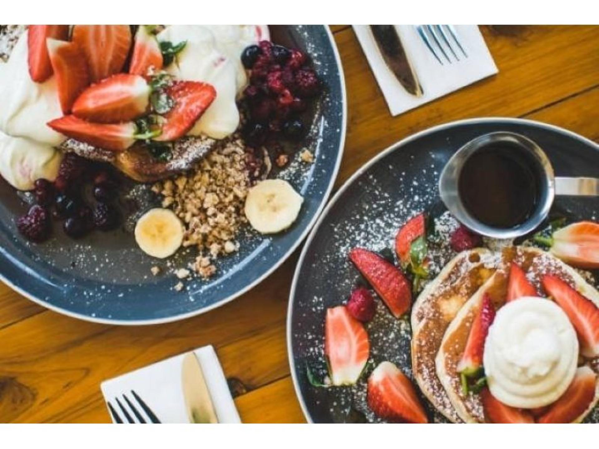 Busselton Licensed CafÉ / 682275 1