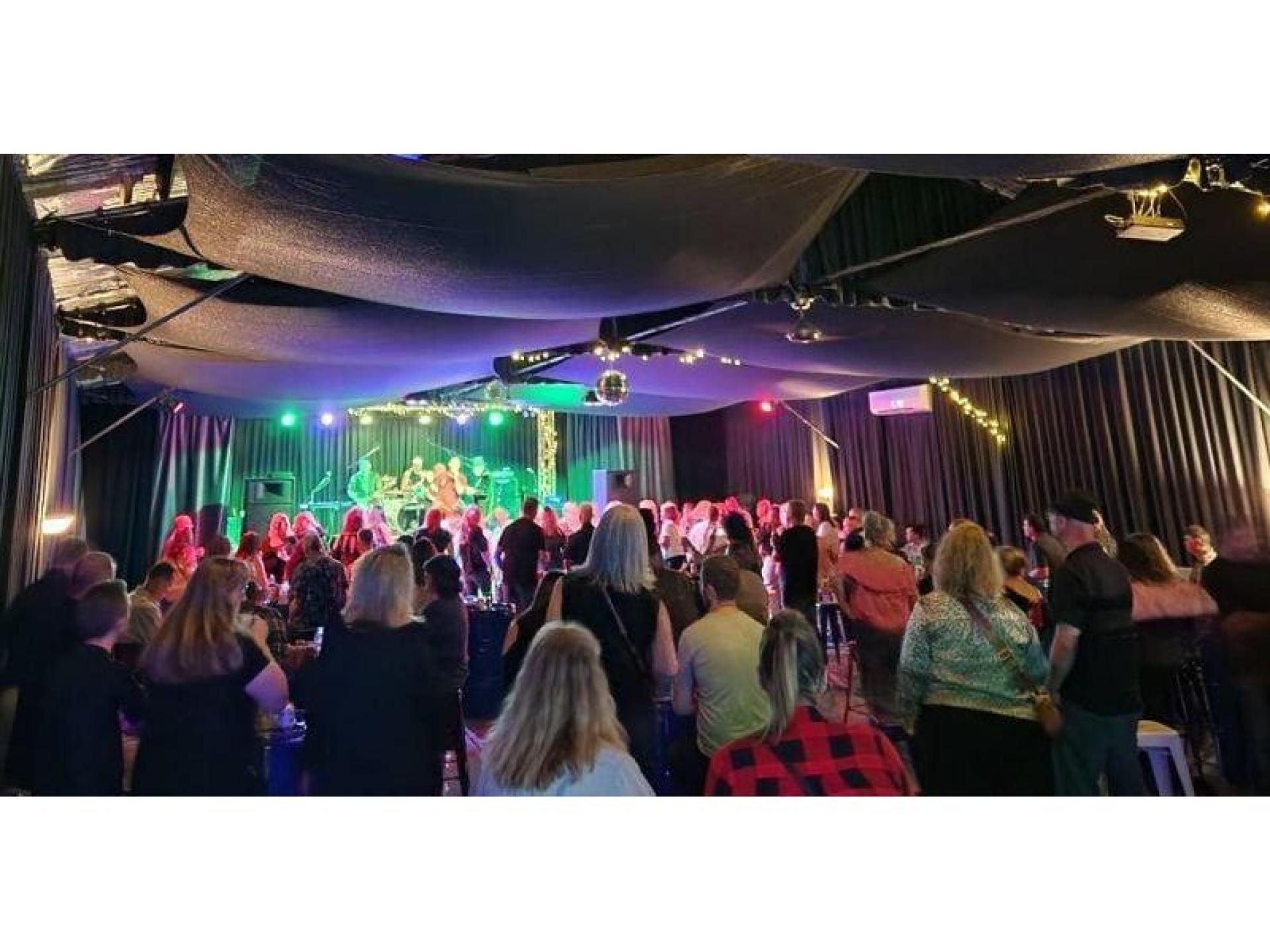 Freehold Multi-stream Music Business 677330 3