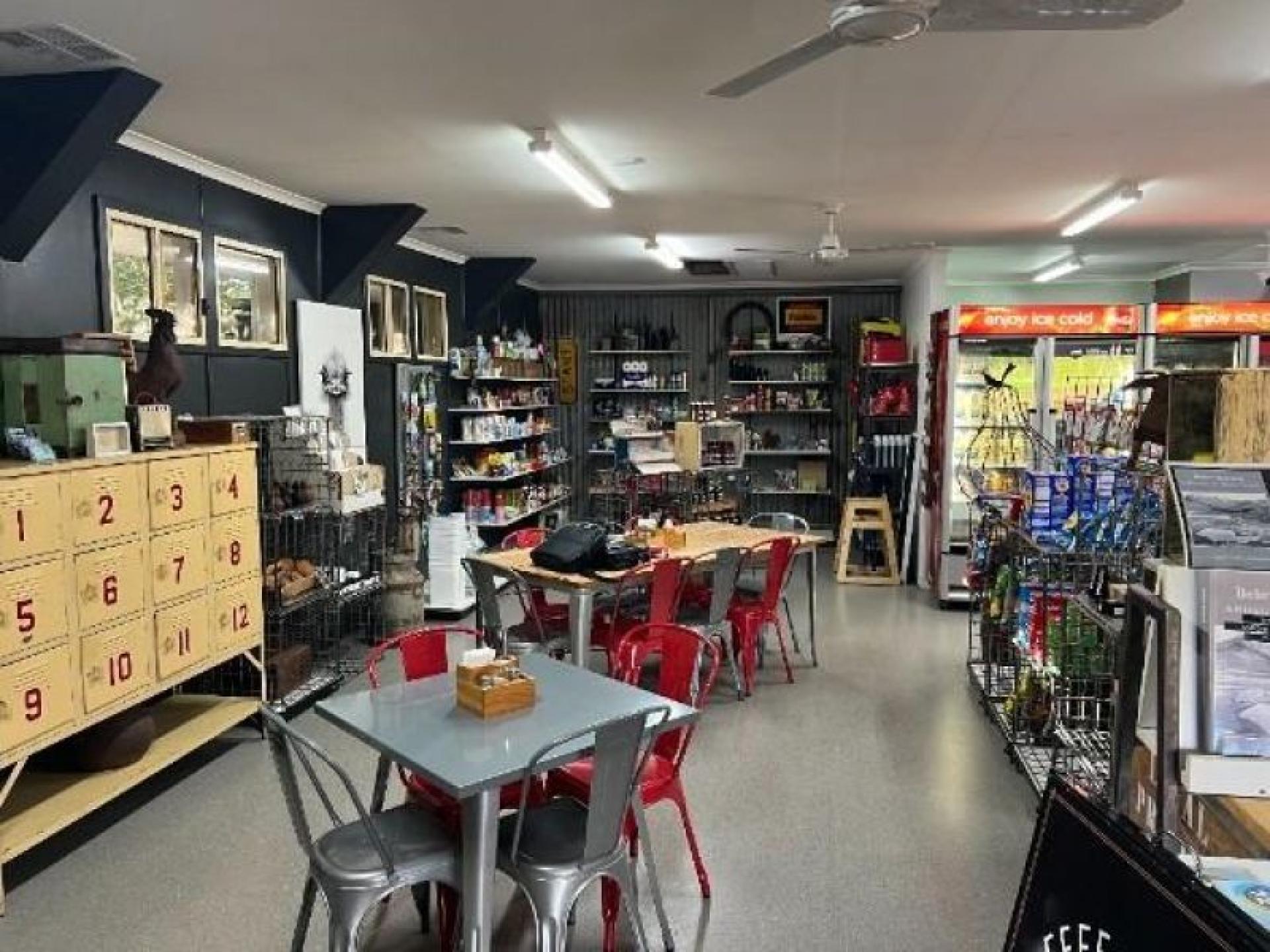 General Store Cafe & 682200 3