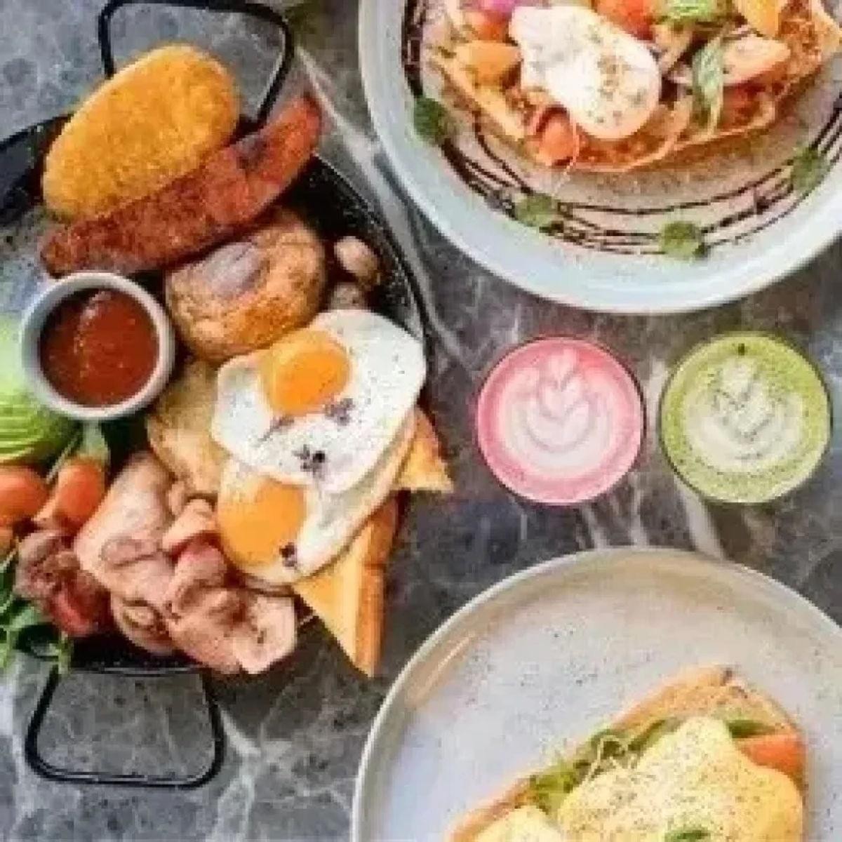 Popular Durk's Cafe + 680975 2