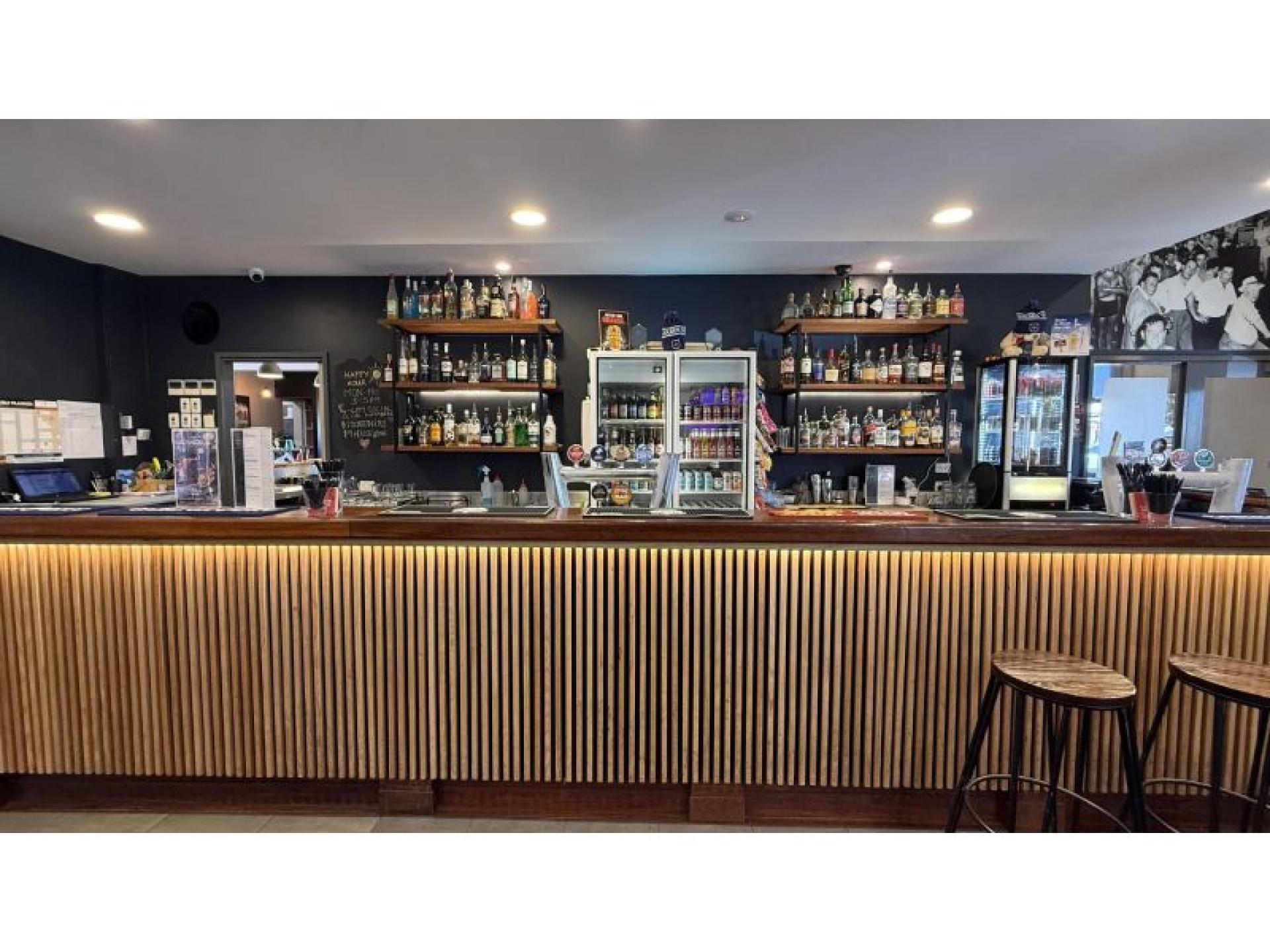 Golden Square Hotel – 677523 1