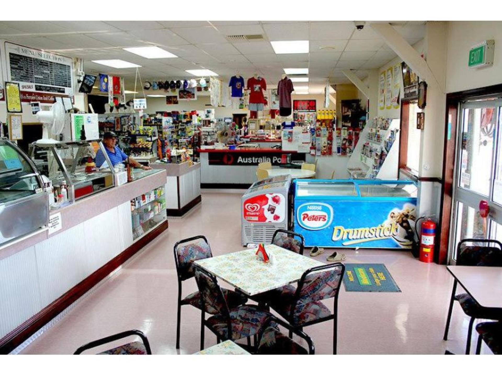 Roadhouse + Motel/caravan Park 680903 2