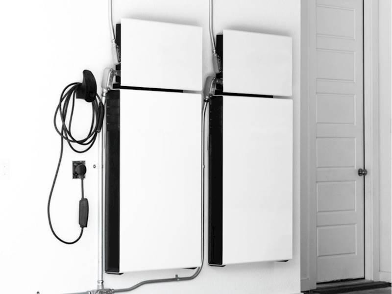 Award-winning Solar Battery & 680008 3
