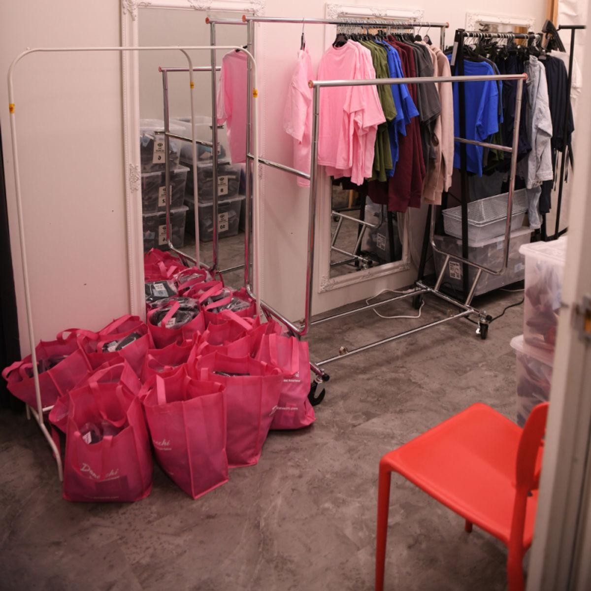 Reputed Ladies Swimwear Retail 684069 2