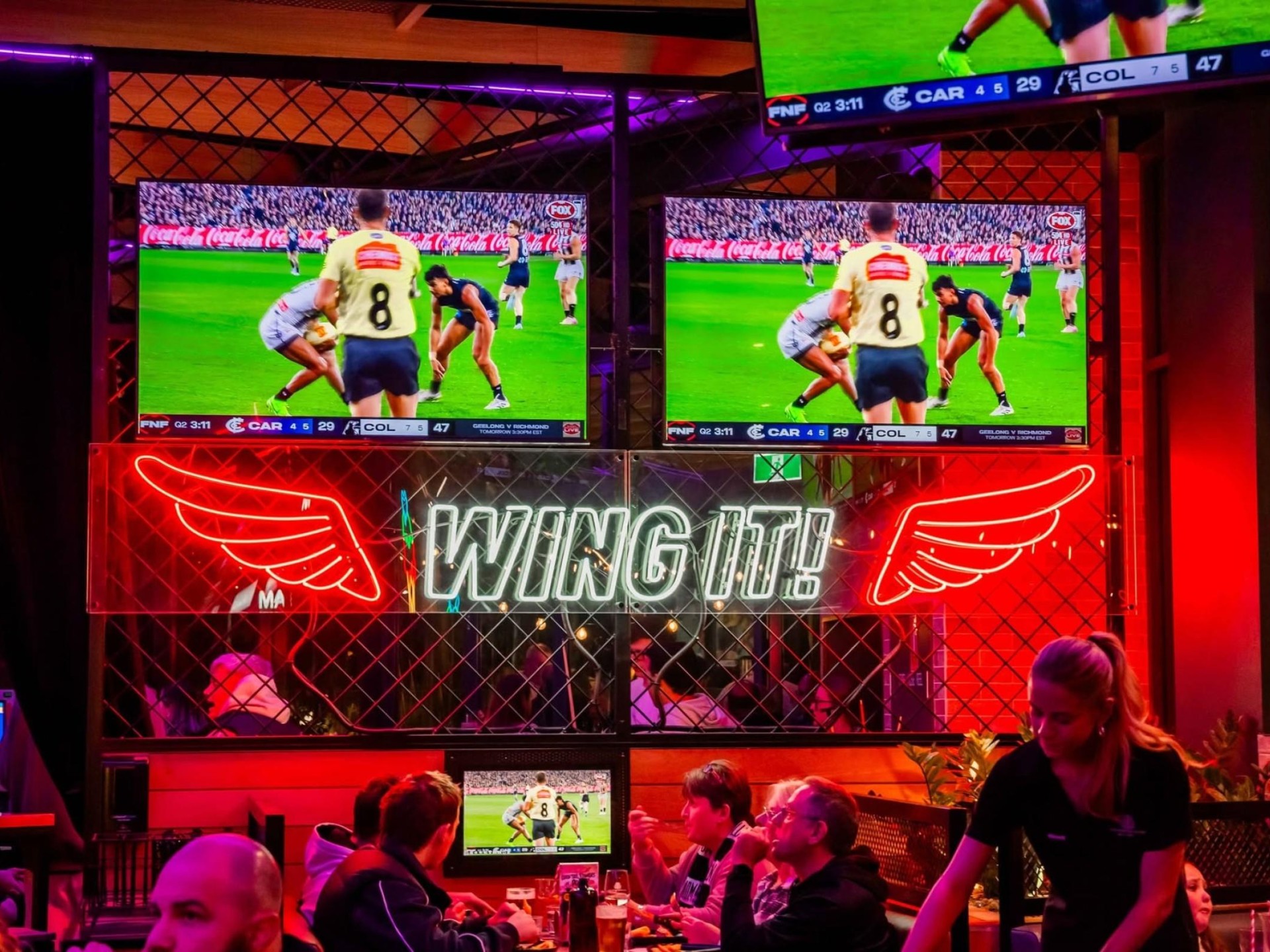 The Sporting Globe Bar 685859 3