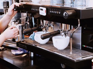 RARE 5 DAY CAFÉ OPPORTUNITY – GOVERNMENT BUILDING LOCATION !!