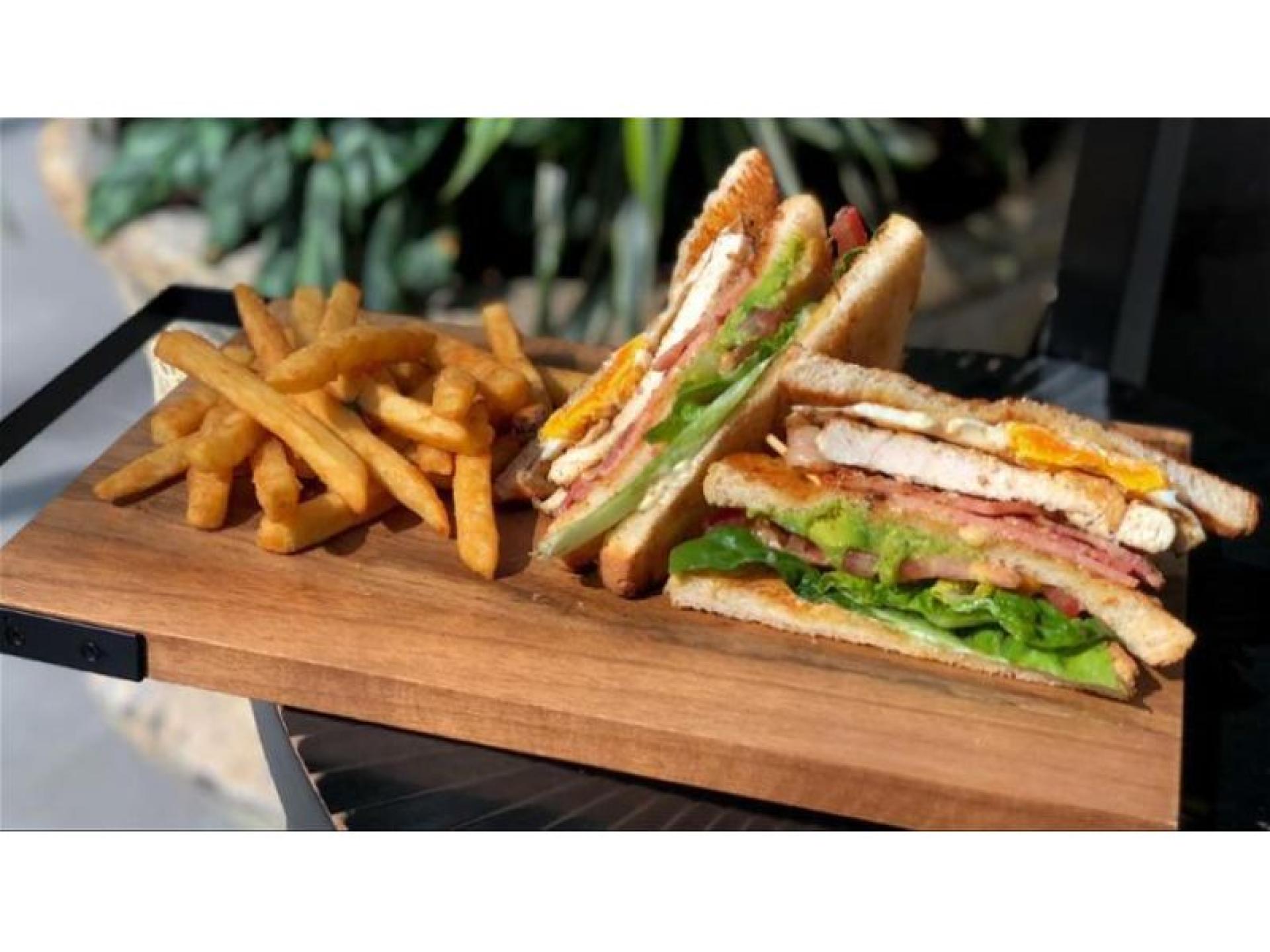 Cafe @ Northland S/centre 672633 3