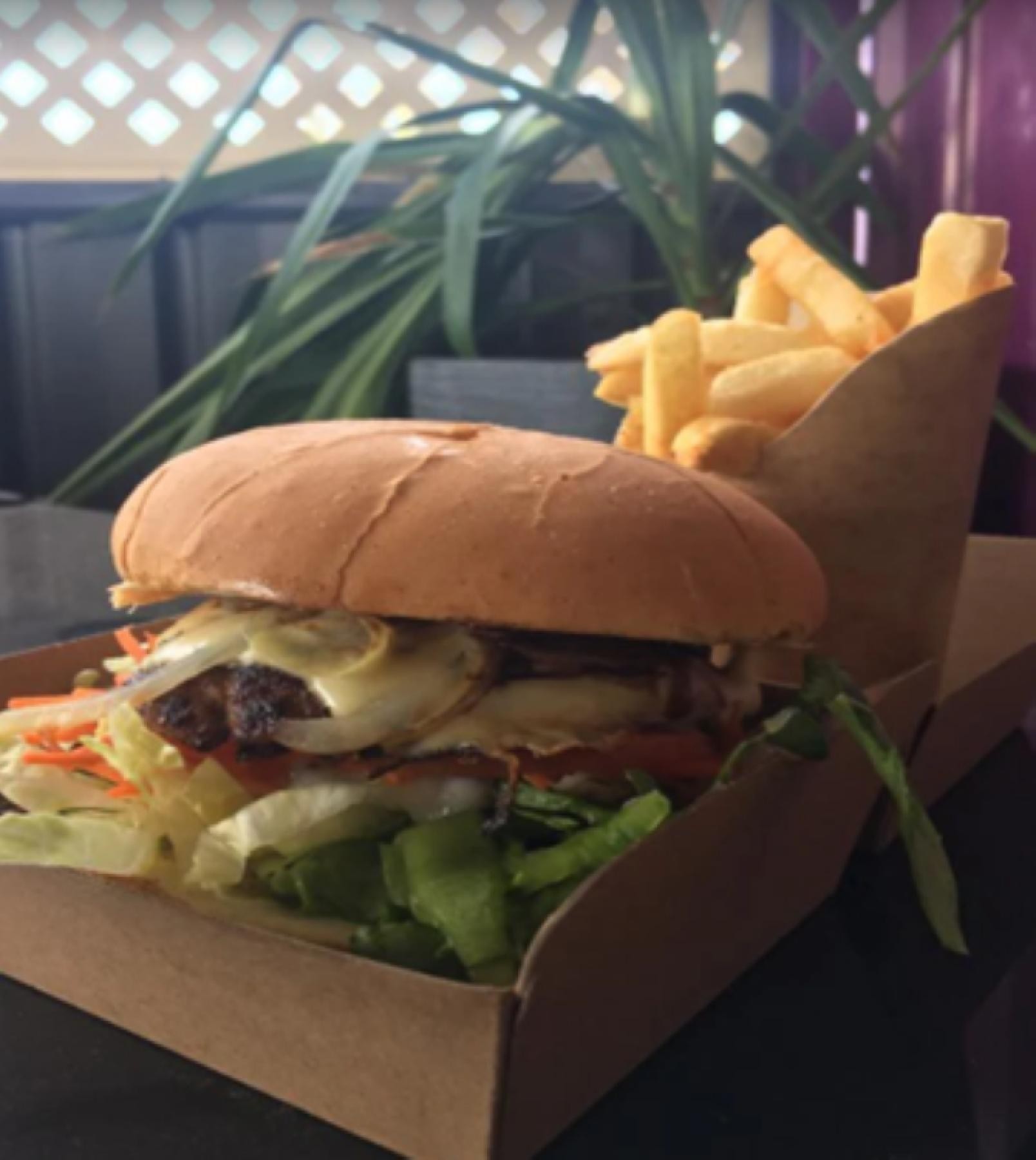 R & K Takeaway 681267 3