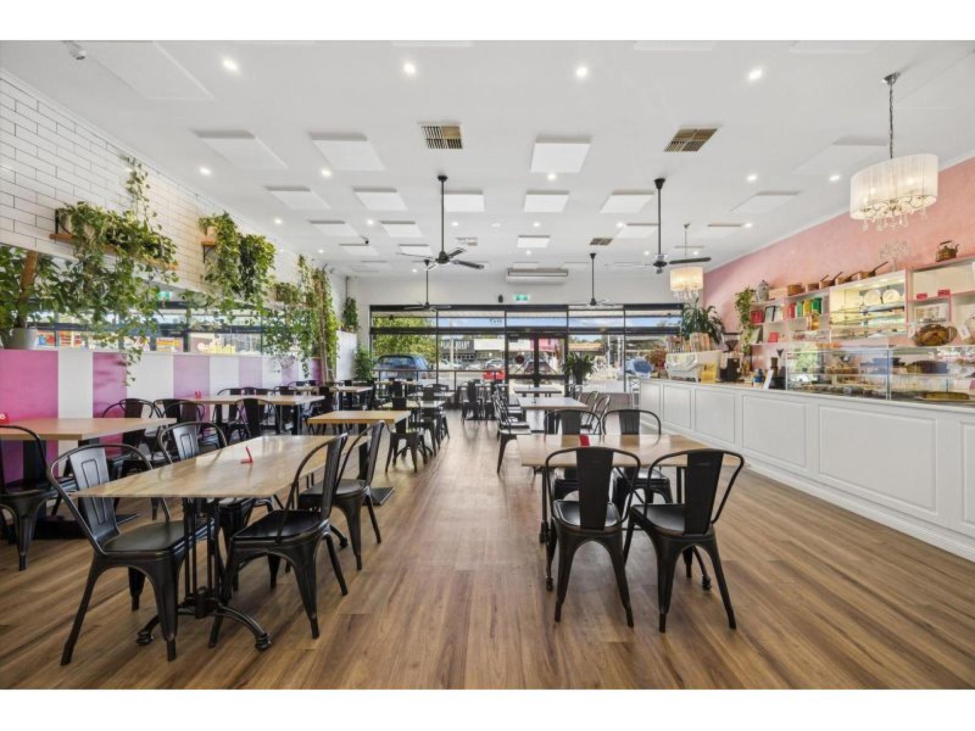 Cafe With Large Commercial 668209 2