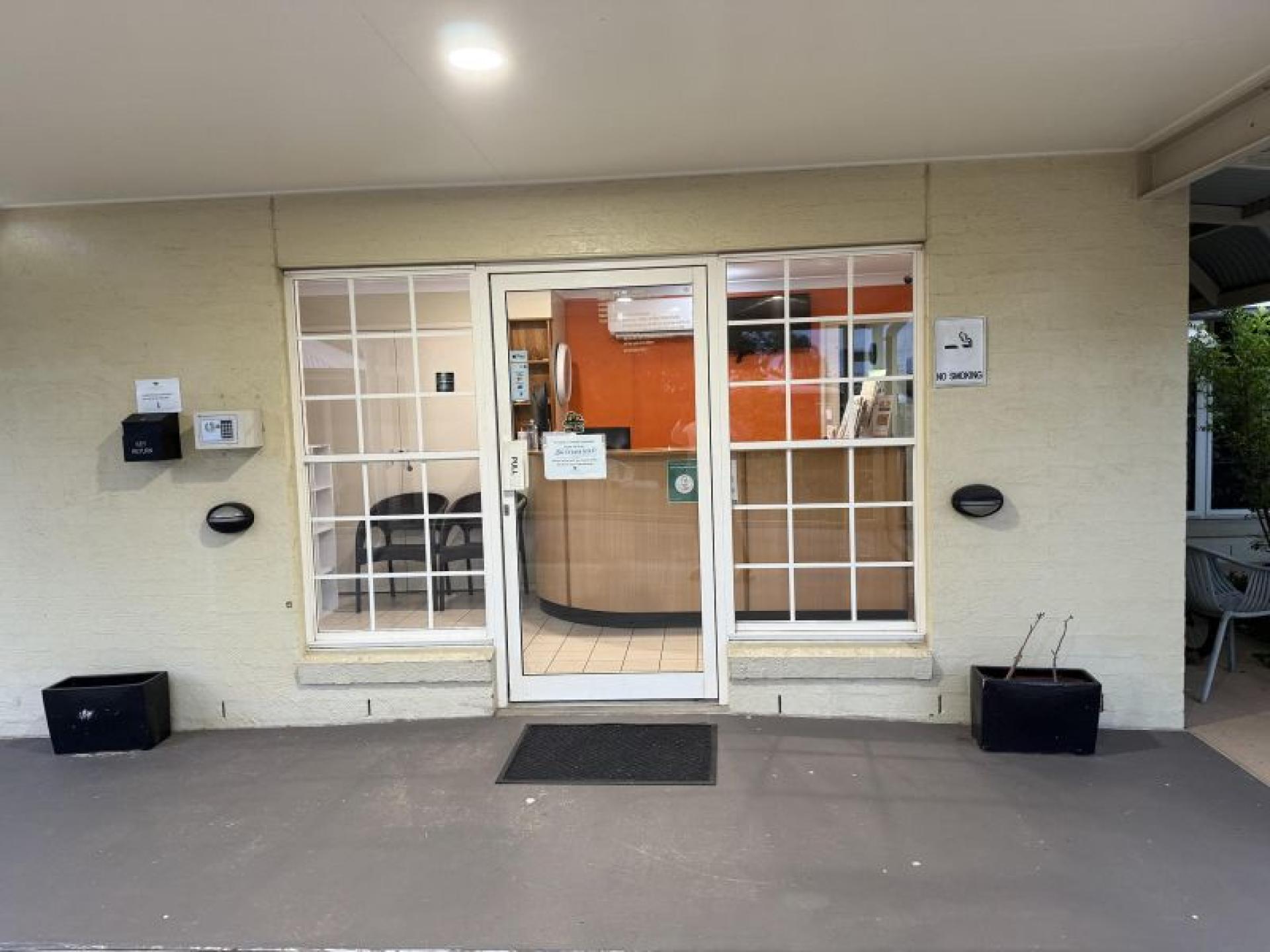 Central Qld Leasehold Motel 678389 2
