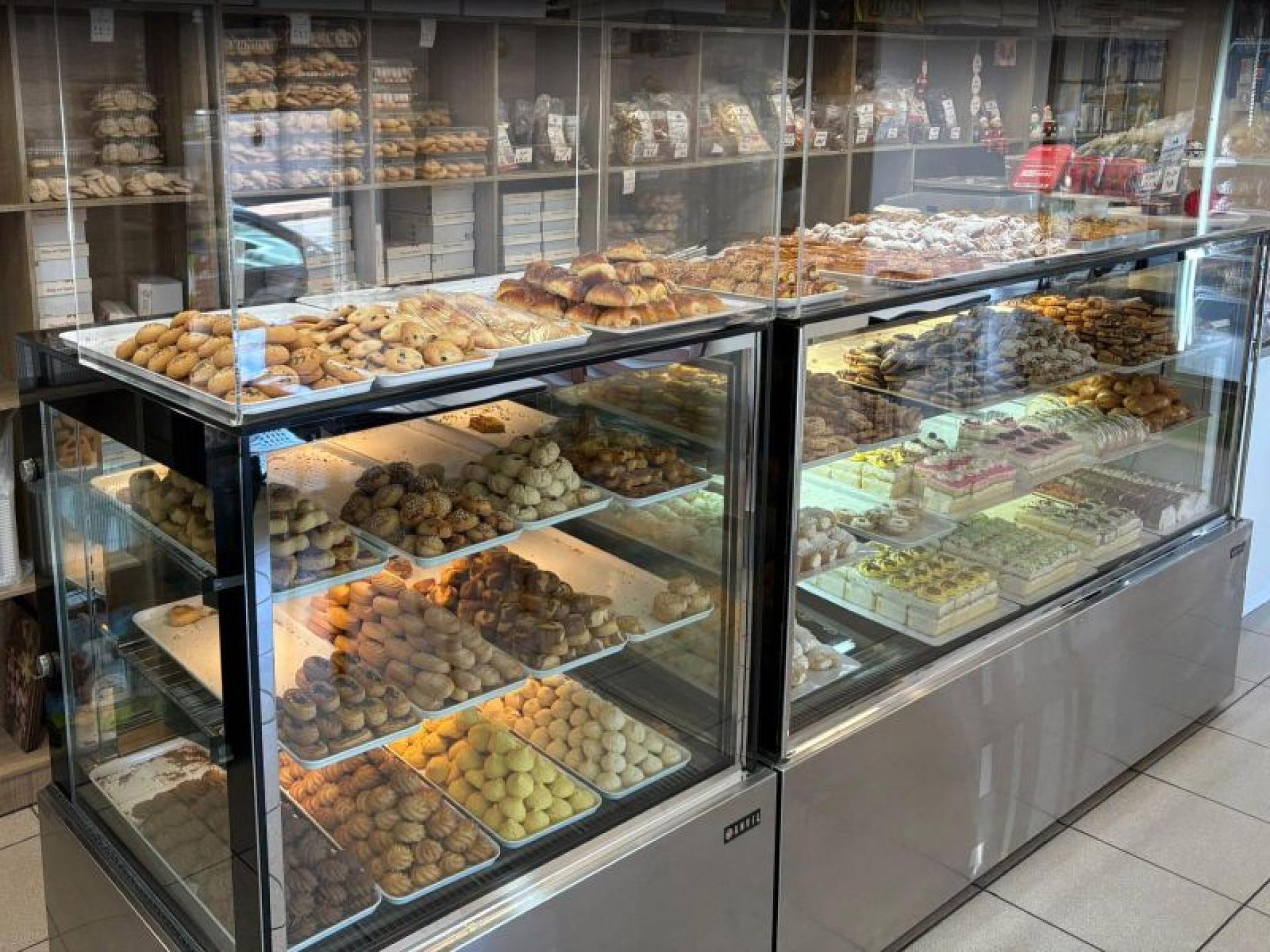 [bbs-090] Delka Bakery & 677196 2