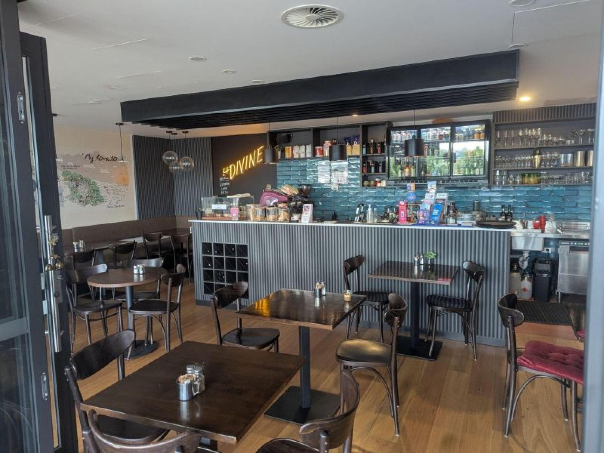 Divine Café & Bar 677919 2