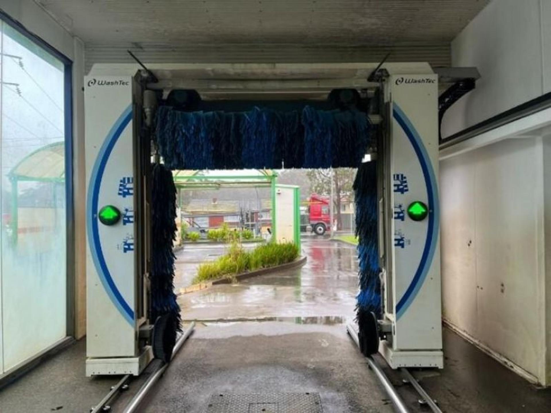 Fully Automated & Self 681206 1