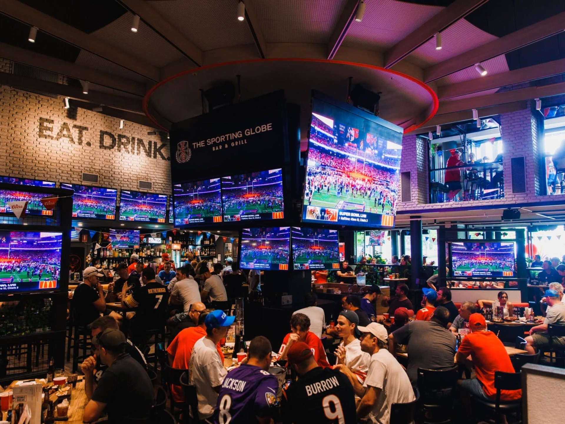 The Sporting Globe Bar 685775 2