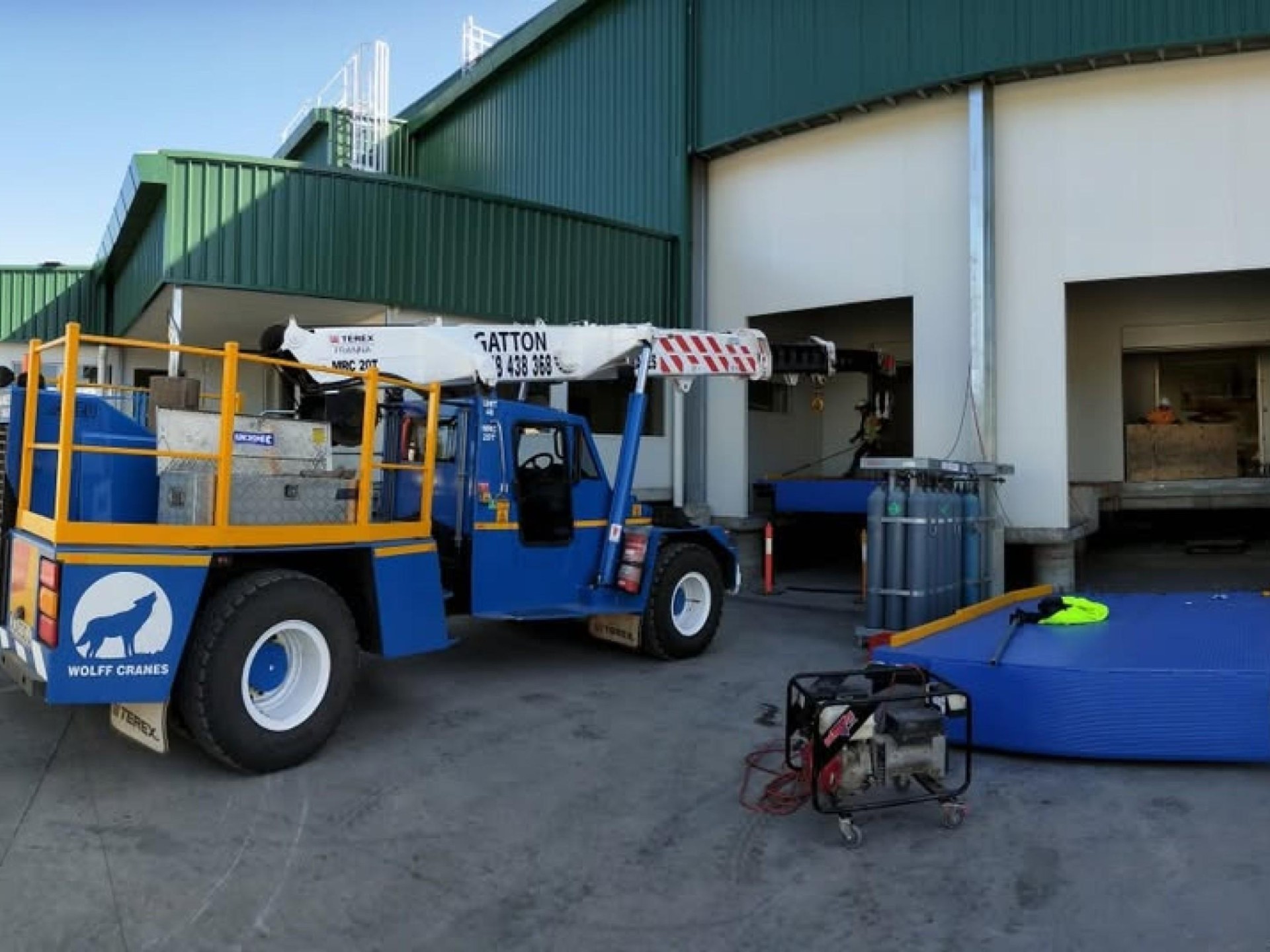 Must Be Sold - 675820 2